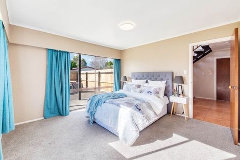 Photo of property in 2/4 Albert Street, Papakura, 2110