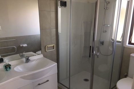 Photo of property in 15 Barbados Drive, Unsworth Heights, Auckland, 0632