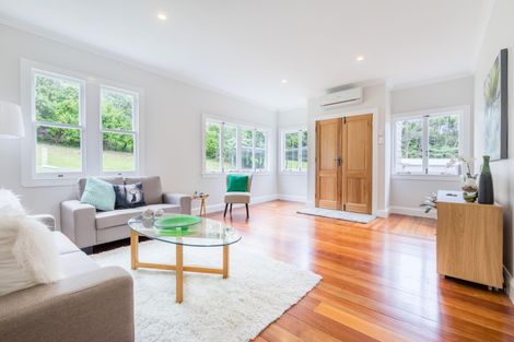 Photo of property in 33 Sunnyvale Road, Swanson, Auckland, 0614