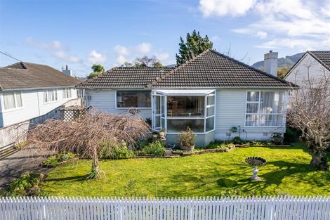 Photo of property in 10 Robertson Street, Elderslea, Upper Hutt, 5018