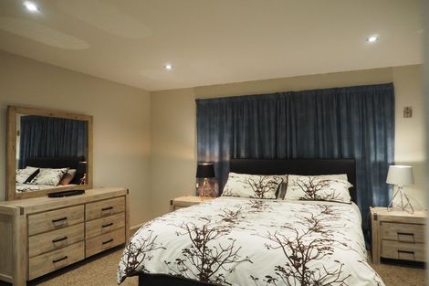 Photo of property in 8 Amner Place, Bluff Hill, Napier, 4110