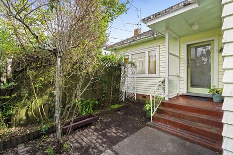Photo of property in 7 Admiral Beatty Avenue, Mount Roskill, Auckland, 1041