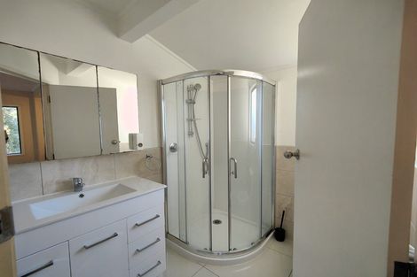 Photo of property in 4 Garner Place, Glenfield, Auckland, 0629