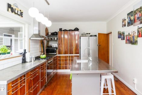 Photo of property in 546 Featherston Street, Roslyn, Palmerston North, 4414