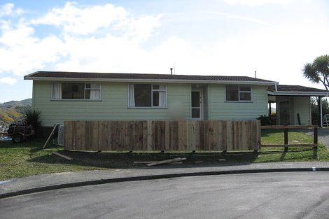 Photo of property in 7 Tyrone Grove, Wainuiomata, Lower Hutt, 5014