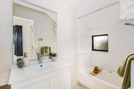 Photo of property in 21 Ladbrooke Drive, Newlands, Wellington, 6037