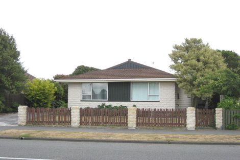 Photo of property in 136 Queenspark Drive, Parklands, Christchurch, 8083