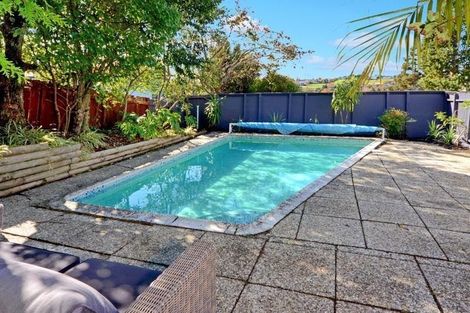Photo of property in 43 Richards Avenue, Forrest Hill, Auckland, 0620