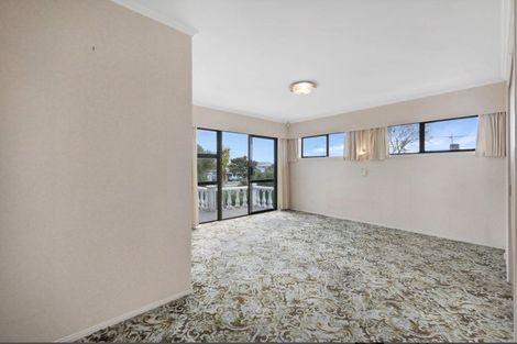 Photo of property in 44 Bradbury Road, Botany Downs, Auckland, 2010