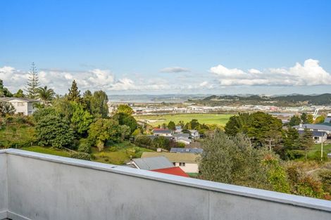 Photo of property in 44 Memorial Drive, Parahaki, Whangarei, 0112