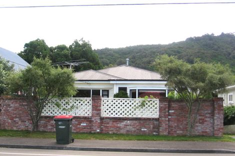 Photo of property in 16 Simla Crescent, Khandallah, Wellington, 6035