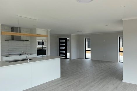 Photo of property in 1 Vogue Circle, Vogeltown, New Plymouth, 4310