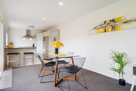 Photo of property in 37 Westglen Place, Ranui, Auckland, 0612