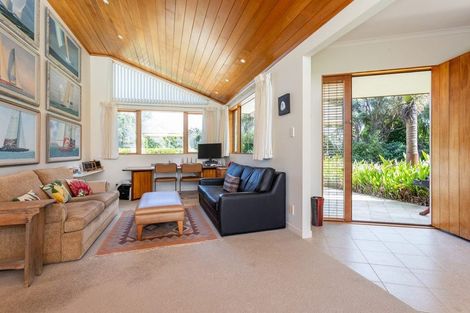 Photo of property in 51 Donohue Road, South Head, Helensville, 0874