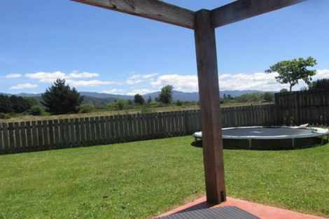 Photo of property in 11 Wicken Place, Reefton, 7830