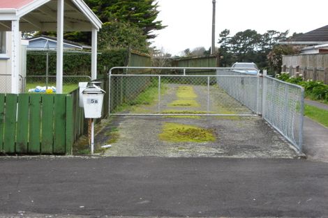Photo of property in 15b Miro Street, Merrilands, New Plymouth, 4312