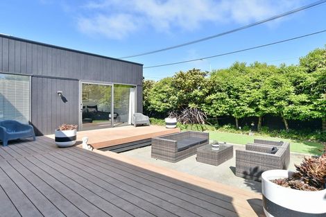 Photo of property in 102 Hills Road, Edgeware, Christchurch, 8013