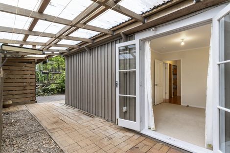 Photo of property in 126 Candia Road, Henderson Valley, Auckland, 0614