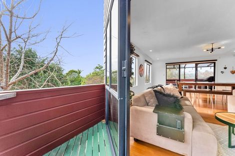 Photo of property in 10 Ballini Rise, West Harbour, Auckland, 0618