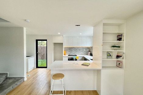 Photo of property in 123e Sunnynook Road, Forrest Hill, Auckland, 0620