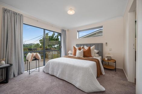 Photo of property in 2/14 Doris Gordon Crescent, Crofton Downs, Wellington, 6035