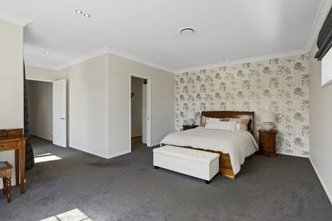 Photo of property in 7 Westall Lane, Avonhead, Christchurch, 8042