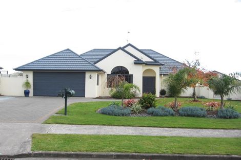 Photo of property in 16 Flora Place, Wattle Downs, Auckland, 2103