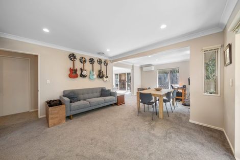 Photo of property in 92 Amesbury Drive, Churton Park, Wellington, 6037