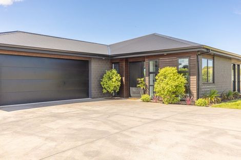 Photo of property in 5 Golf Vue Place, Castlecliff, Whanganui, 4501