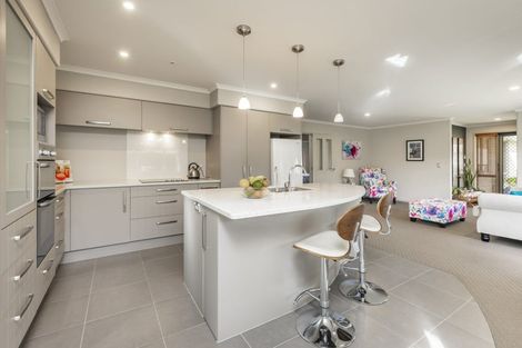 Photo of property in 16 Silkwood Crescent, Karaka, Papakura, 2113