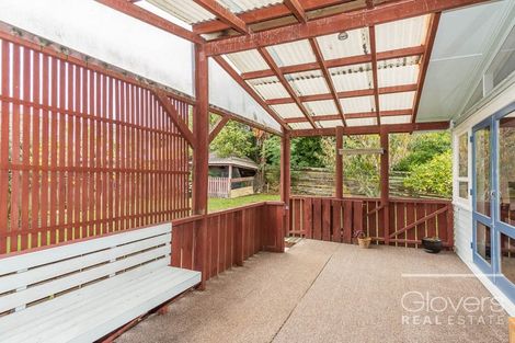 Photo of property in 5 Thuja Street, Green Bay, Auckland, 0604