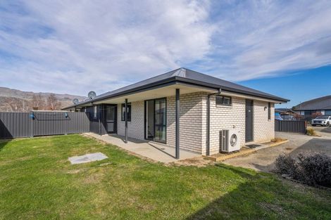 Photo of property in 34a-b Stratford Drive, Mount Pisa, Cromwell, 9383