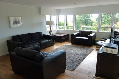 Photo of property in 2/276 Hurstmere Road, Takapuna, Auckland, 0622