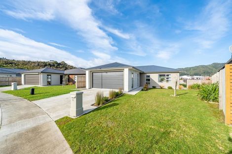 Photo of property in 51 Brian Morgan Terrace, Wainuiomata, Lower Hutt, 5014
