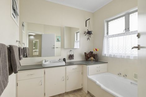 Photo of property in 8 Hillcrest Street, Glen Avon, New Plymouth, 4312