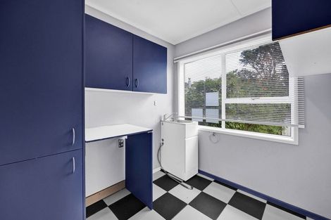 Photo of property in 6 Peace Avenue, Moturoa, New Plymouth, 4310