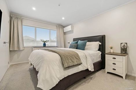 Photo of property in 1/14 Kallaroo Place, Botany Downs, Auckland, 2010