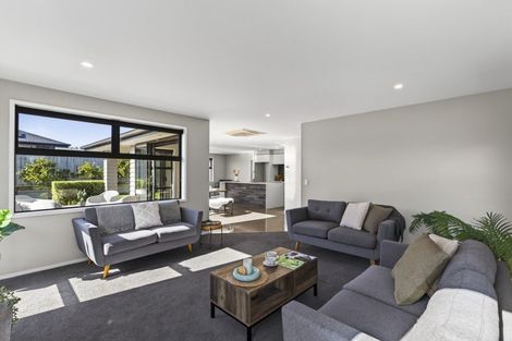 Photo of property in 10 Masters Lane, Waitara, 4320