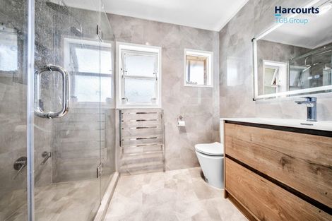 Photo of property in 1/32 Kelvyn Grove, Hillpark, Auckland, 2102