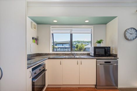 Photo of property in 15 Marlin Street, Whitianga, 3510