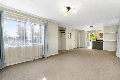 Photo of property in 41 Holmes Drive South, Massey, Auckland, 0614