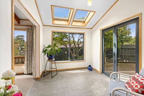 Photo of property in 10 Redwood Crescent, Westown, New Plymouth, 4310