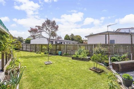 Photo of property in 17 Mews Place, Forest Lake, Hamilton, 3200