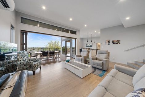 Photo of property in 2 Stonedale Drive, Pukekohe, 2120