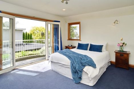 Photo of property in 32 Wai-iti Terrace, Burnside, Christchurch, 8052