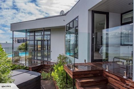 Photo of property in 9 Inverness Lane, Redcliffs, Christchurch, 8081