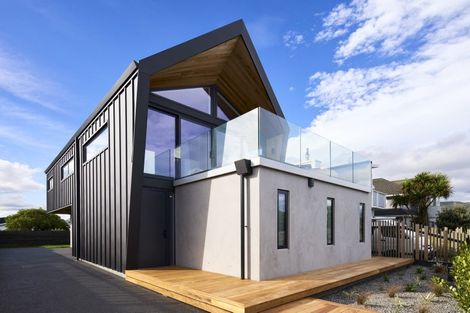 Photo of property in 239 The Esplanade, Petone, Lower Hutt, 5012