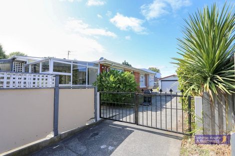 Photo of property in 4 Haynes Avenue, Upper Riccarton, Christchurch, 8041