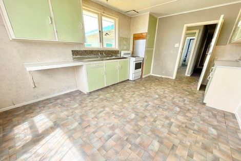 Photo of property in 9 Kaka Crescent, Tokoroa, 3420