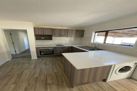 Photo of property in 102 Stapleford Crescent, Browns Bay, Auckland, 0630